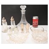 Carafe ï¿½ vin, 2 plats ï¿½ cornichons et 2 ensembles