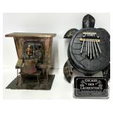 Piano musical, en métal, et kalimba, en bois,