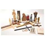Gros lot religieux, dont statuettes et crucifix