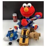 Lot de peluches, dont Elmo fonctionnel