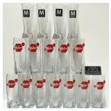 12 verres d'une pinte Molson et 4 verres vintages,