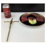Lot religieux, assiette et crucifix en métal