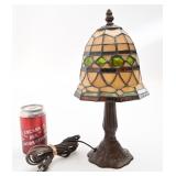 *Lampe avec abat-jour en vitrail, style Tiffany