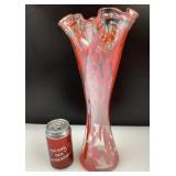 *Vase en verre soufflé, hauteur : 15''