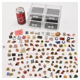 Coffre avec épinglettes de collection