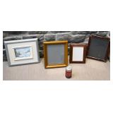 4 cadres, dont avec peinture