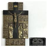 Crucifix ornï¿½ des 14 stations du chemin de la
