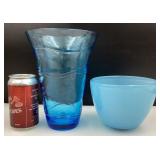 Vase et vide-poches, en verre bleu