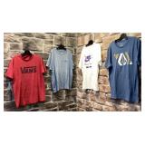 4 t-shirts XL, dont Vans