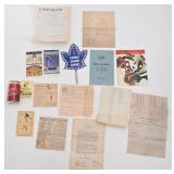 Lot de reproductions de souvenirs de hockey