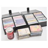Lot de cassettes audio, avec 2 boîtiers