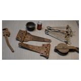 Anciens outils et quicaillerie, dont grandes