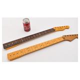 2 manches de guitare