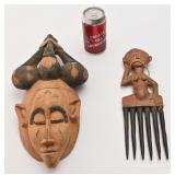 2 masques en bois sculpté
