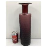 Vase en verre améthyste, alveolé, hauteur : 15''