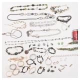 Lot de bijoux variés