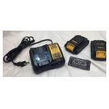Chargeur et 2 batteries DeWalt, fonctionnels