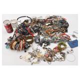 Lot de bijoux en vrac