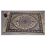 Tapis, 23'' x 33''
