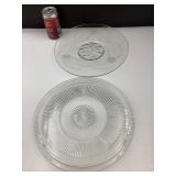 2 plats à gteaux, en verre