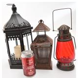 3 lanternes décoratives, en métal et en verre