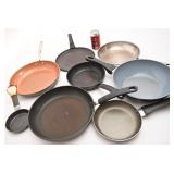 8 poêles variées