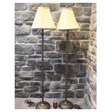 *Paire de lampes de sol, fonctionnelles