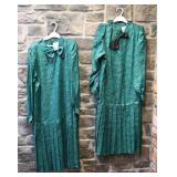 2 robes Irving Nadler, grandeurs 13/14 et