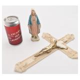 Lot religieux, crucifix et figurine