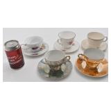 5 tasses et soucoupes de collection, dont