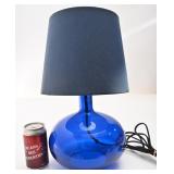 Lampe de table, en verre bleu cobalt