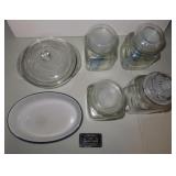 4 jarres en verre, plat avec couvercle Pyrex et