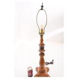 Lampe de table, en bois tourné