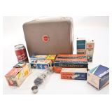 Projecteur Kodak Brownie et anciennes lampes,