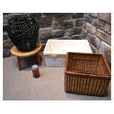 3 paniers de rangement et petit banc en bois
