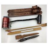 Lot d'articles en bois, dont Irish shillelagh