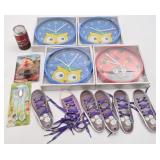 Objets neufs, dont 4 horloges et lacets
