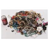 Lot de bijoux en vrac