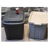 2 bacs de rangement, avec couvercle, dont
