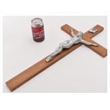 Grand et ancien crucifix, en bois et en métal