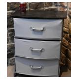*Petit meuble de rangement, bois, métal et