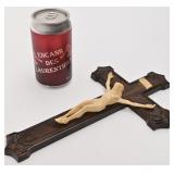 Crucifix en plastique ou en bakélite,