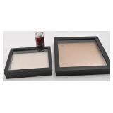 2 boîtes / présentoirs vitrés