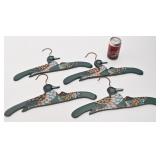 4 cintres canards, en bois