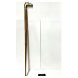 Cane en bois, avec pommeau et joints en laiton