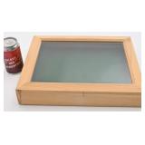 Présentoir vitré, en bois brut