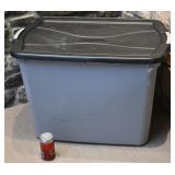 Bac de rangement Rubbermaid, 36 gallons, avec