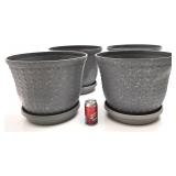 4 gros pots de fleurs, avec soucoupes,