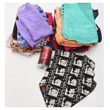 Lot de foulards / fichus, dont Anne Klein,