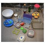 Plats en platique et accessoires de cuisine